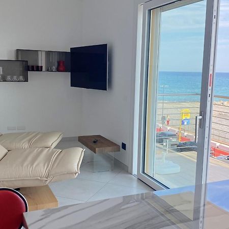 Apartamento Mare Blu Ventimiglia Exterior foto