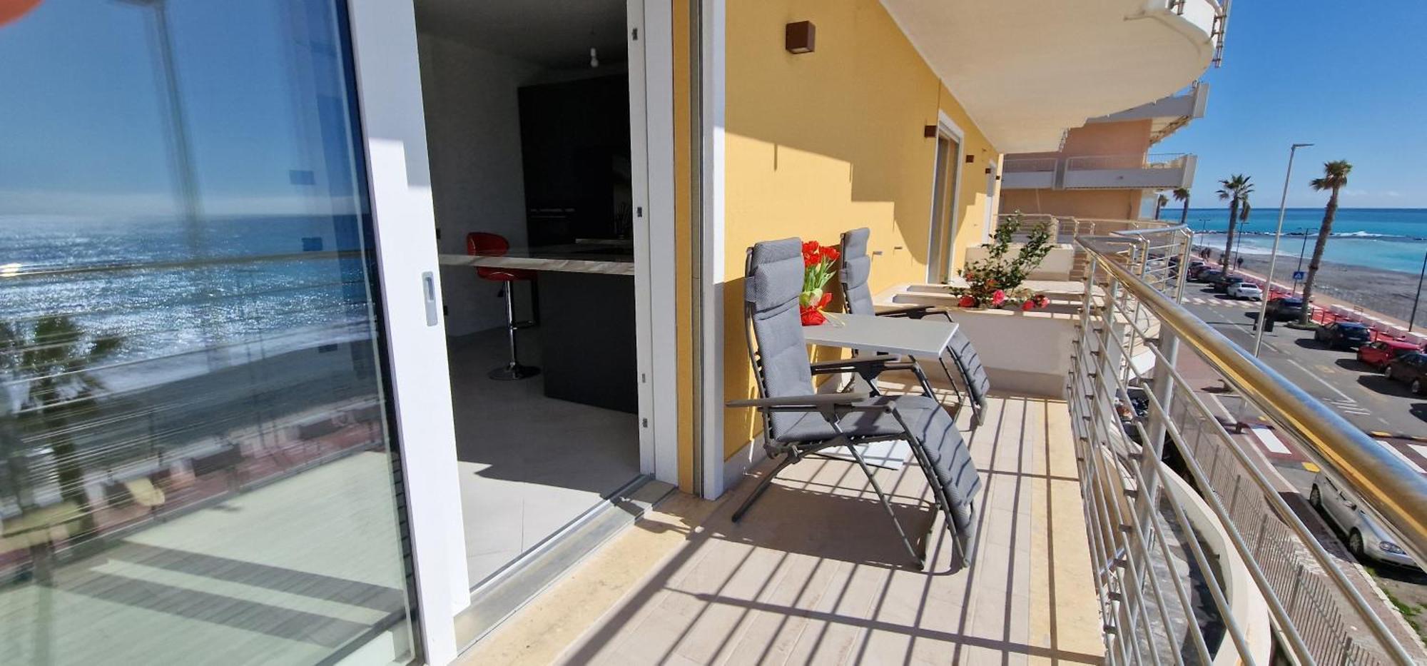 Apartamento Mare Blu Ventimiglia Exterior foto