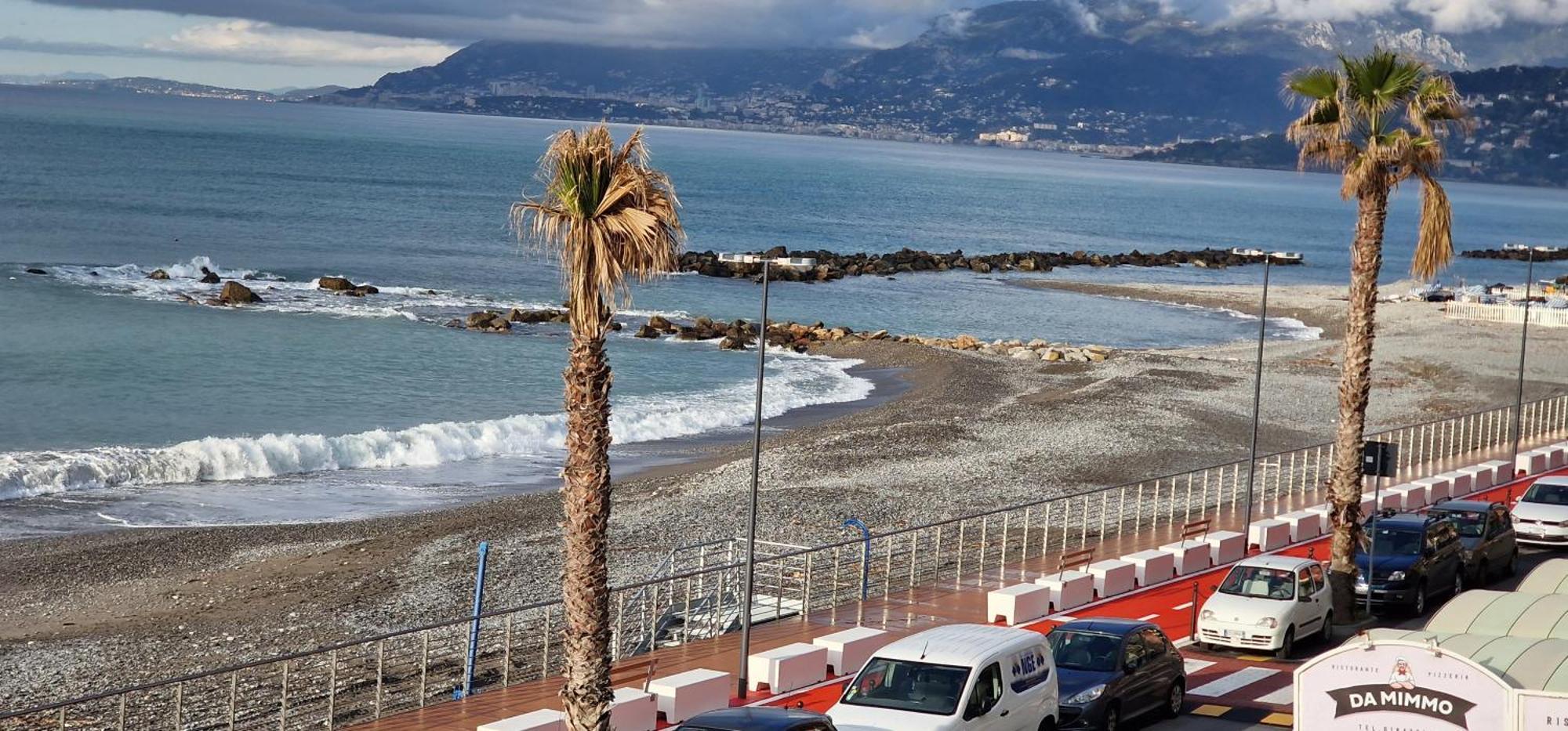 Apartamento Mare Blu Ventimiglia Exterior foto