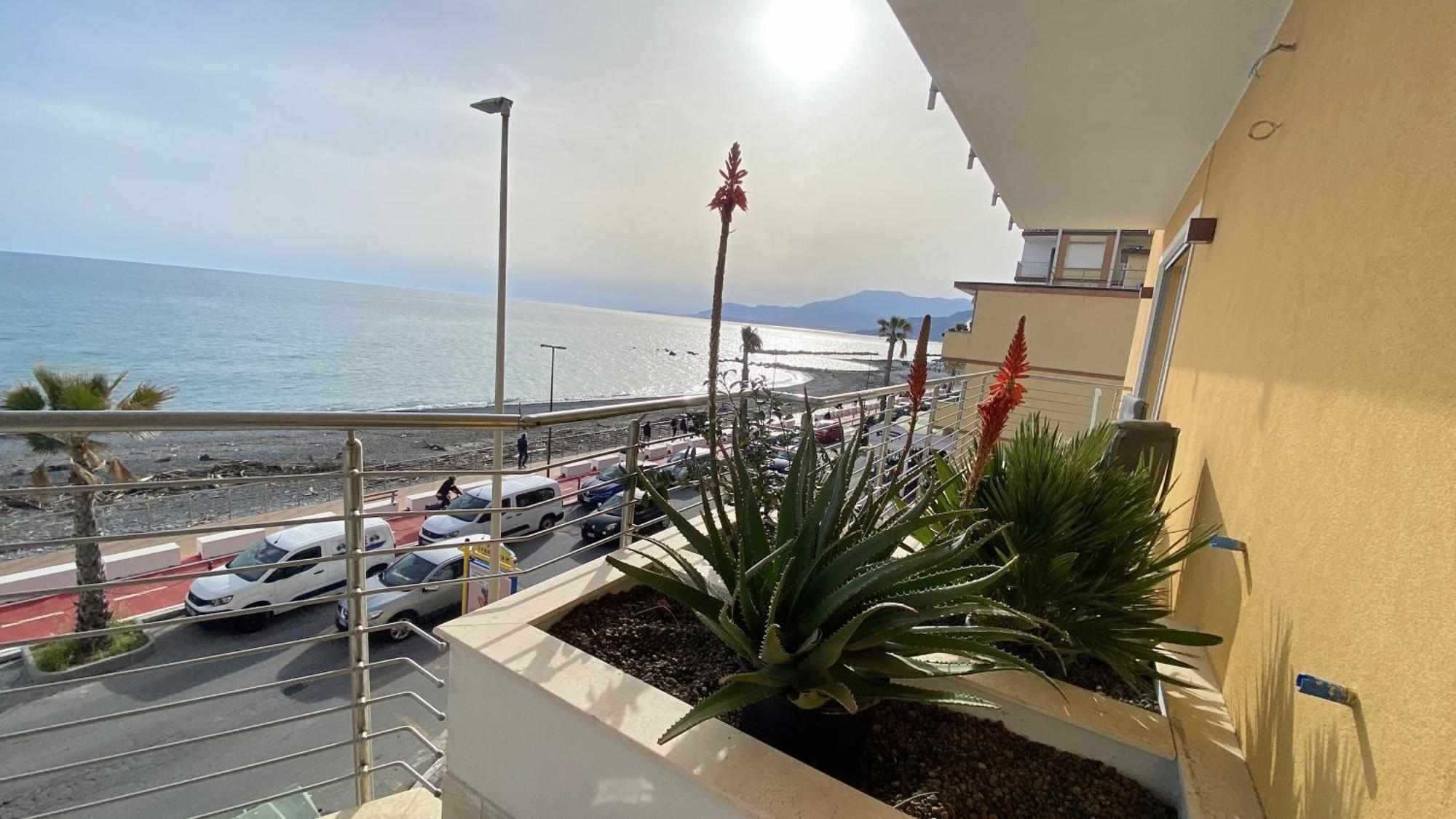 Apartamento Mare Blu Ventimiglia Exterior foto