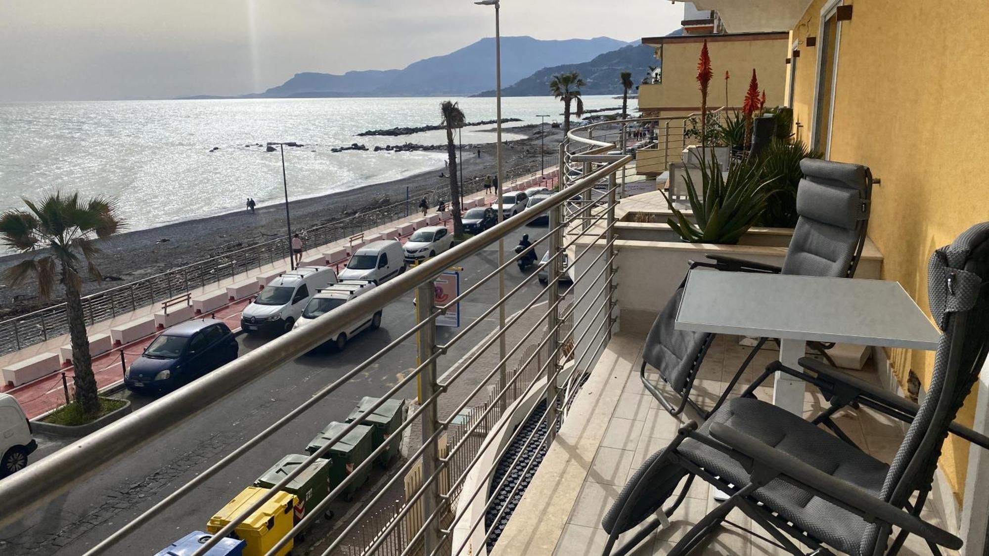 Apartamento Mare Blu Ventimiglia Exterior foto