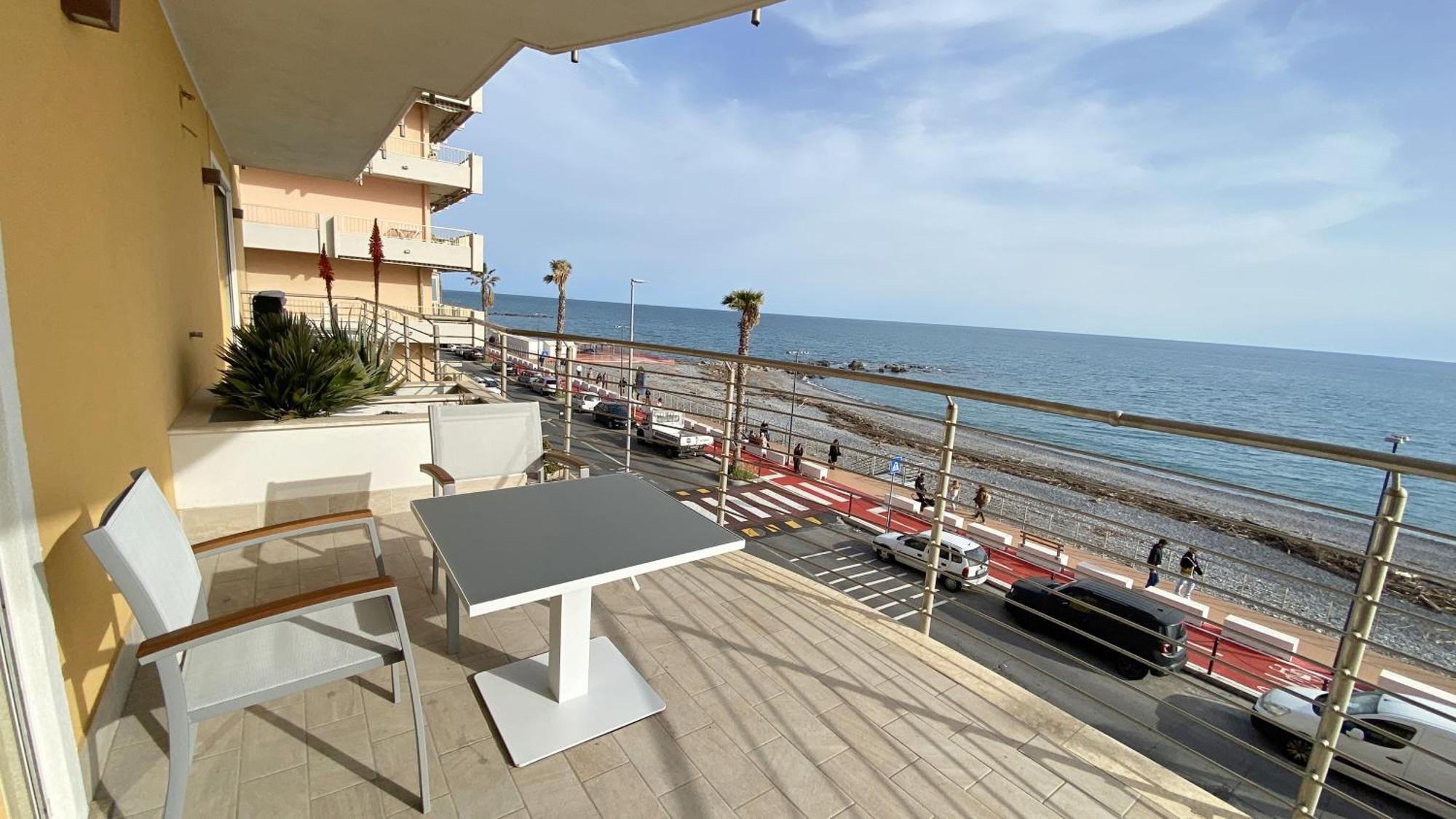 Apartamento Mare Blu Ventimiglia Exterior foto