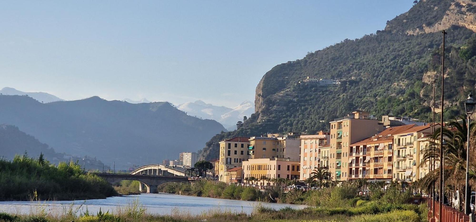 Apartamento Mare Blu Ventimiglia Exterior foto