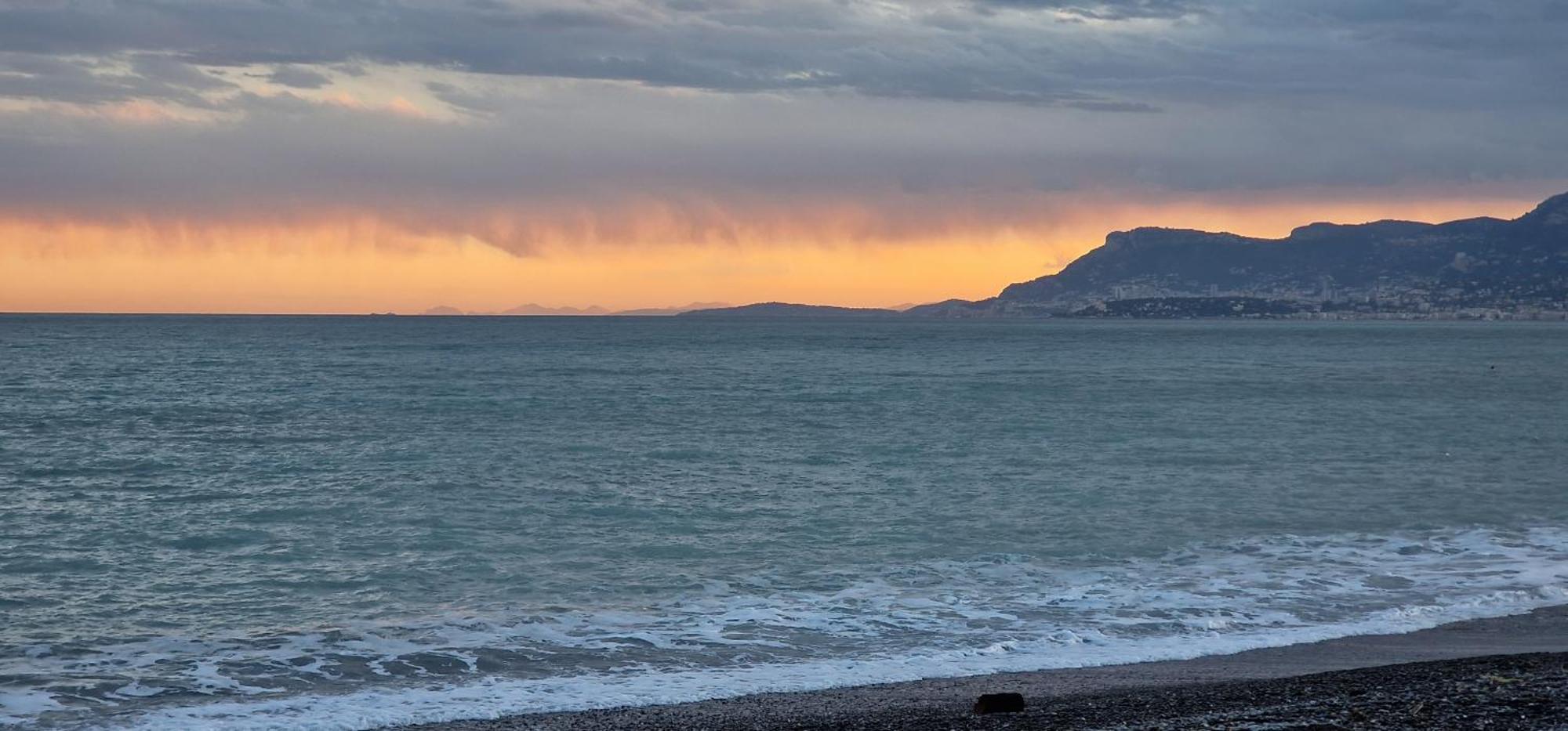 Apartamento Mare Blu Ventimiglia Exterior foto